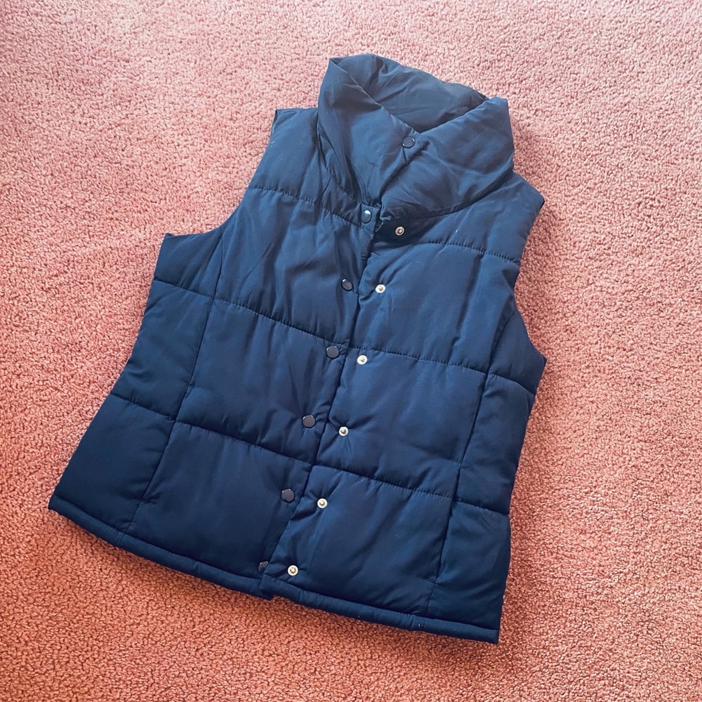 Forever 21 Women’s Sleeveless Puffer Jacket NWT - Picture 2 of 5